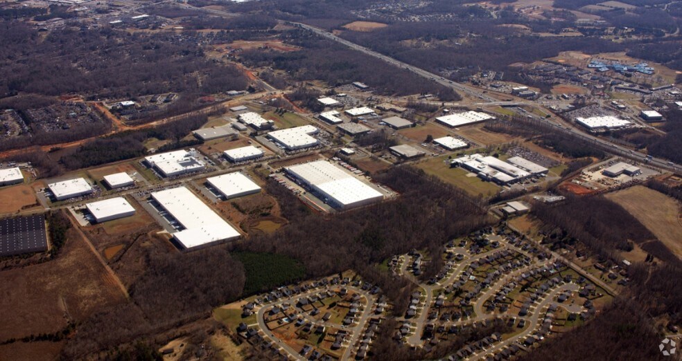 More Photos Of 1017 Corporate Park Dr, Mebane Distribution For Lease