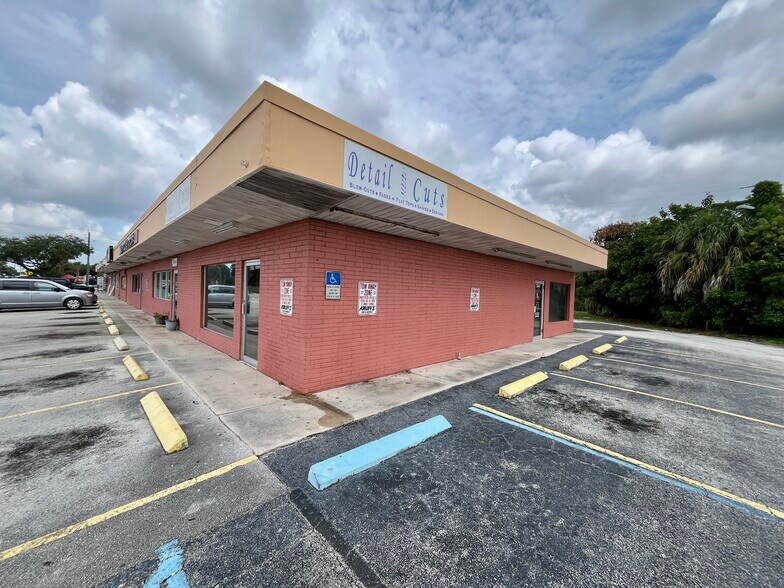 More Photos Of 4069-4129 SE Salerno Rd, Stuart General Retail For Lease