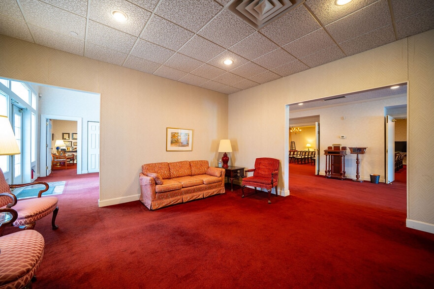 More Photos Of 2990 Bethel Rd, Columbus Funeral Home For Sale