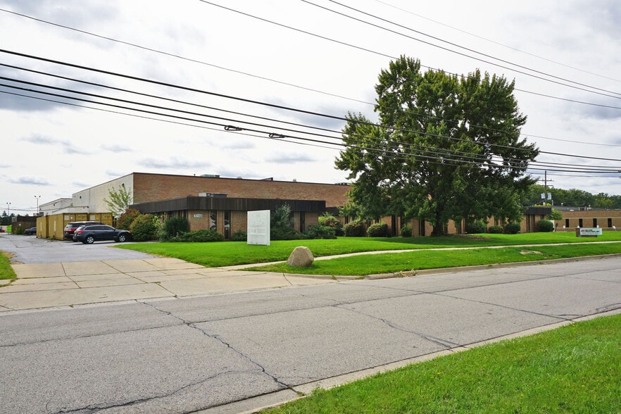 Primary Photo Of 1700-1704 E Avis Dr, Madison Heights Warehouse For Lease