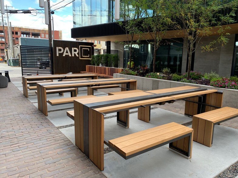 More Photos Of 1881 Main St, Kansas City Office For Lease