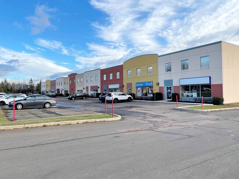 Primary Photo Of 1080 Champlain St, Dieppe Flex For Lease