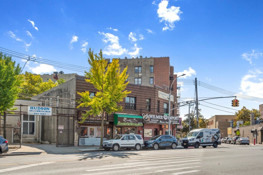 More Photos Of 2526-2532 Boston Rd, Bronx Storefront Retail Office For Sale