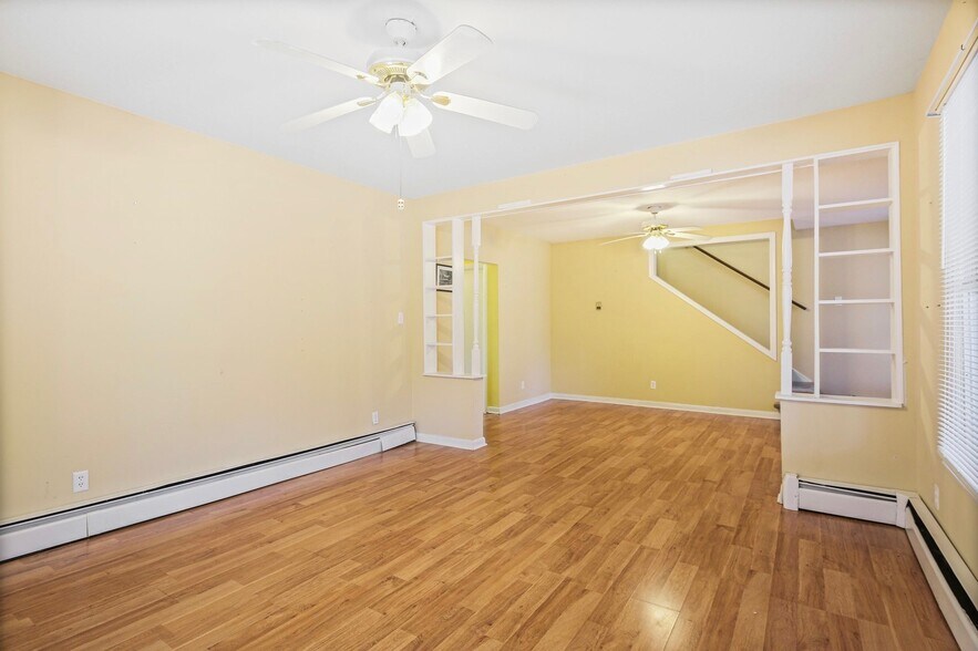 More Photos Of 122 E Main St, Stevensville Office For Sale