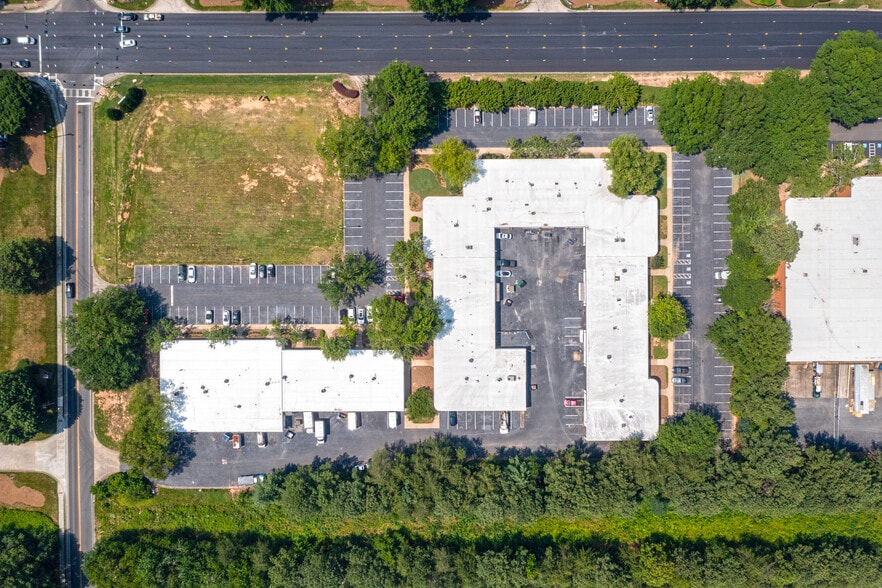 More Photos Of 5500 Oakbrook Pky, Norcross Unknown For Lease