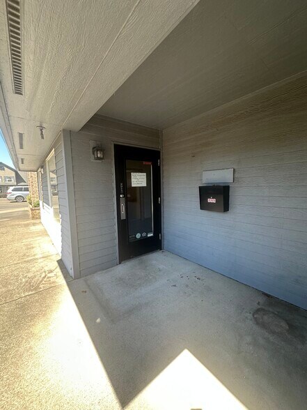 More Photos Of 259 SW 1st Ave, Canby Office For Lease