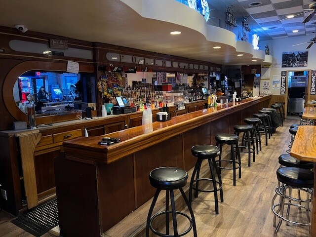 More Photos Of 124 1st Ave W, Shakopee Bar For Sale