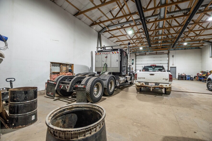 More Photos Of 4204 50 Ave, Stettler Industrial For Sale