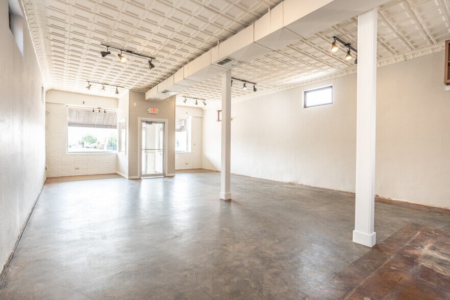More Photos Of 113 N Main St, Muenster Restaurant For Sale