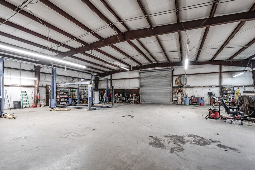 More Photos Of 1617 W Church St, Livingston General Retail For Sale