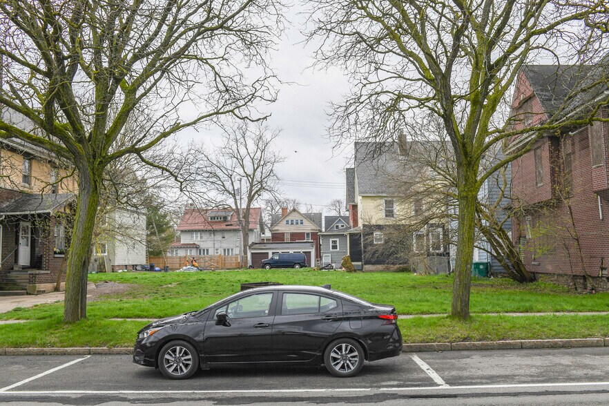 More Photos Of 609 Rainbow Blvd, Niagara Falls Land For Sale