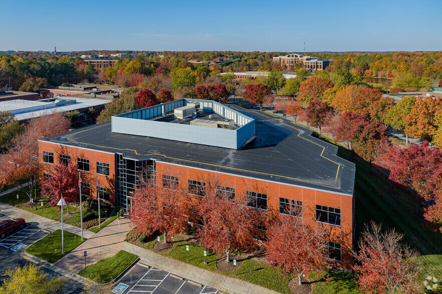 More Photos Of 5101 Cox Rd, Glen Allen Office For Lease