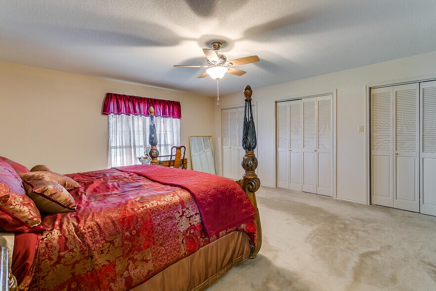 More Photos Of 3433 E Highway 199, Springtown Flex For Sale