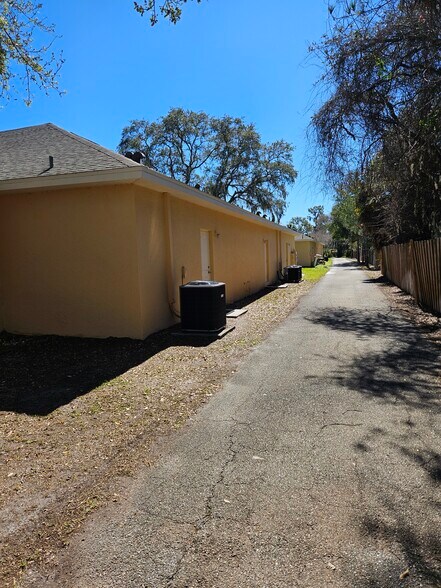 More Photos Of 10011-10021 Water Works Ln, Riverview Medical For Sale