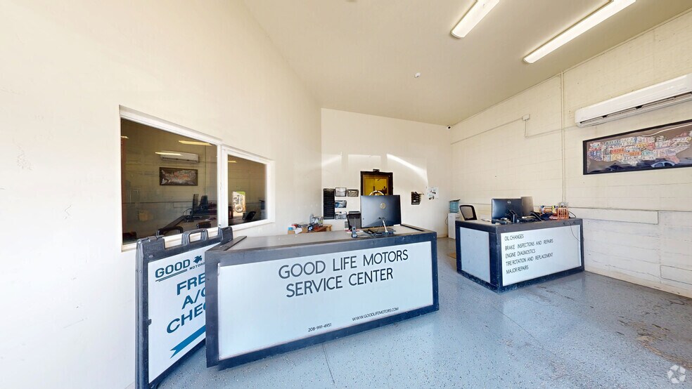 More Photos Of 221 11th Ave N, Nampa Auto Repair For Sale
