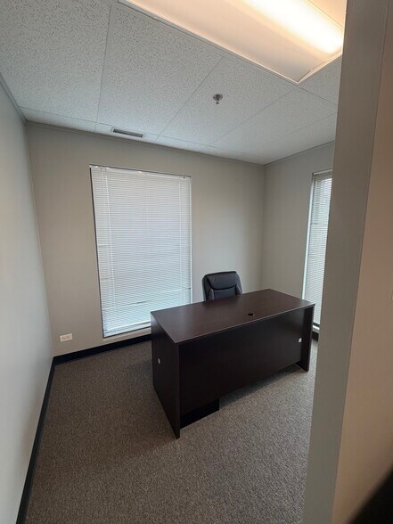 More Photos Of 9930 Derby Ln, Westchester Office For Sale