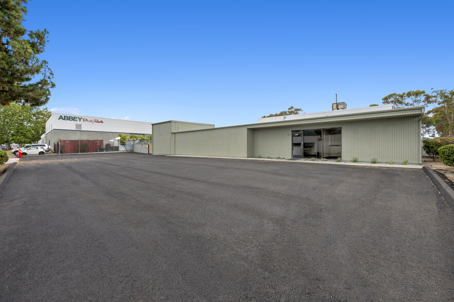 More Photos Of 7227 Carroll Rd, San Diego Service For Lease