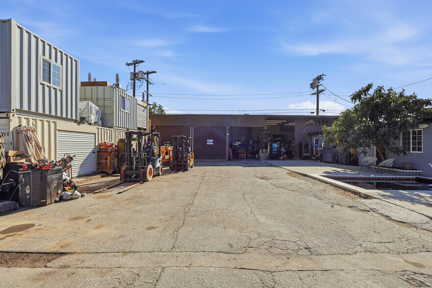 More Photos Of 1040 251st St, Harbor City Industrial For Sale