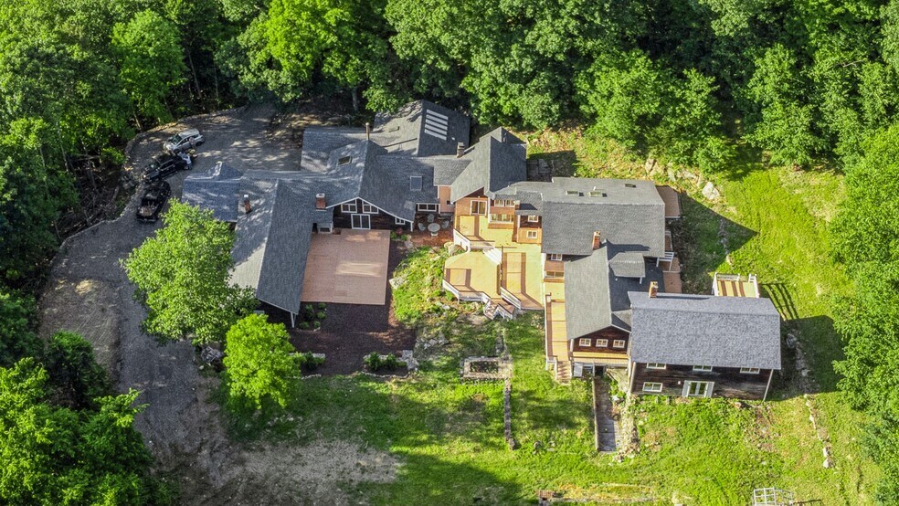 More Photos Of 584 Milltown Rd, Brewster Village Specialty For Sale