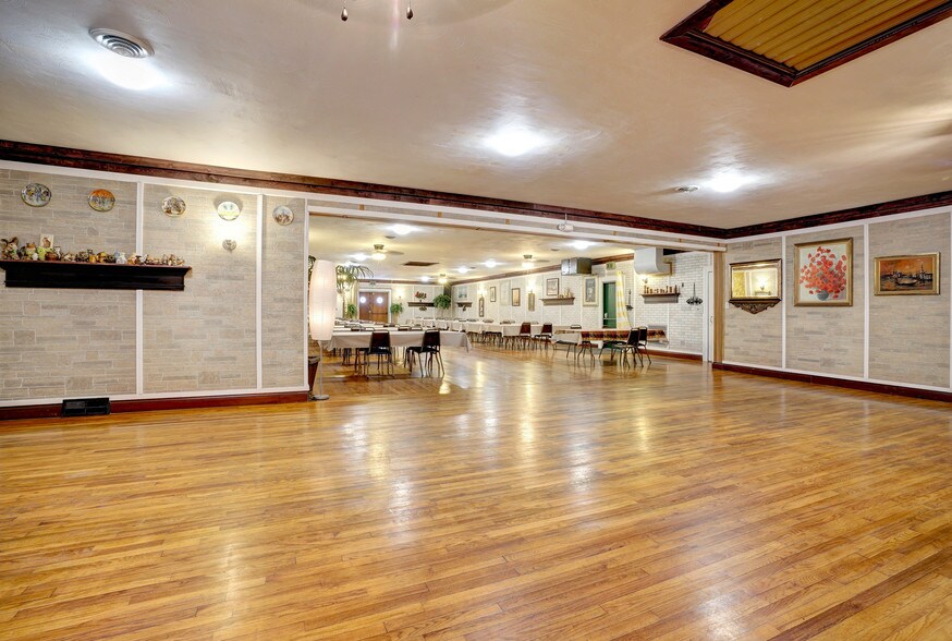More Photos Of 315 2nd St, Morrow Lodge Meeting Hall For Sale