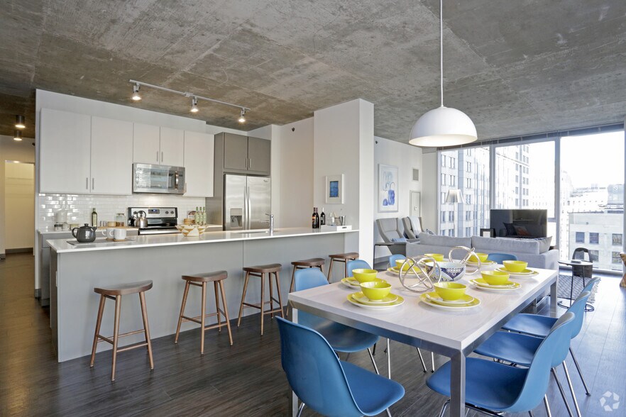 More Photos Of 215 W Lake St, Chicago Apartments For Lease