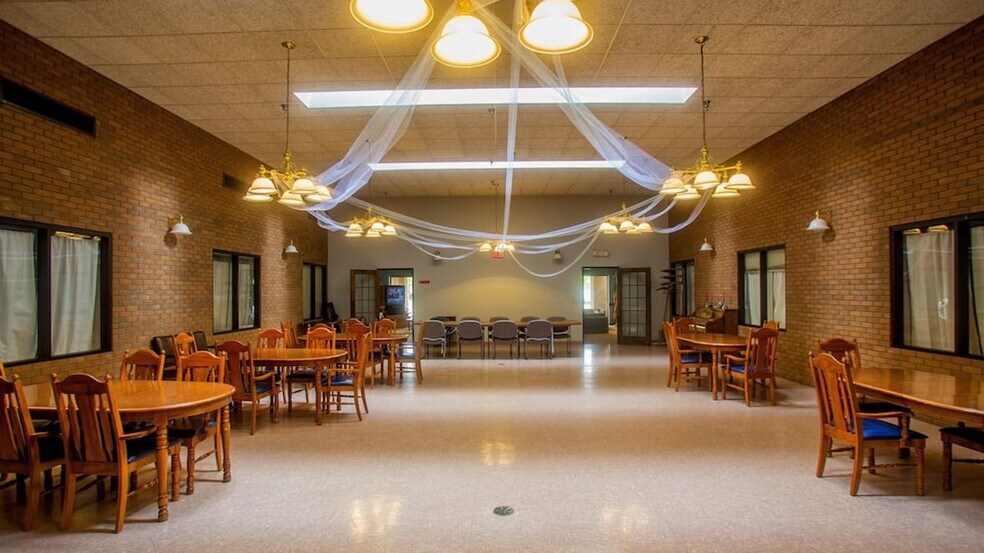 More Photos Of 95 Teletech Dr, Moundsville Hotel For Sale