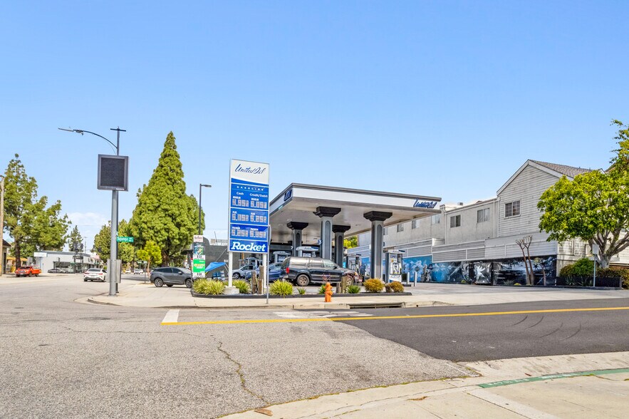 More Photos Of 250 S Glenoaks Blvd, Burbank Service Station For Sale