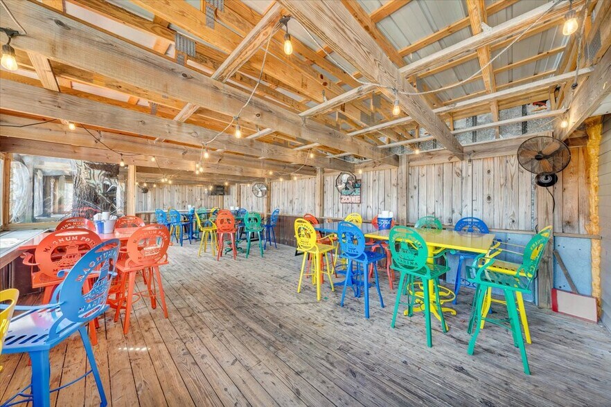 More Photos Of 2200 Old Salem School Rd, Union Hall Marina For Sale