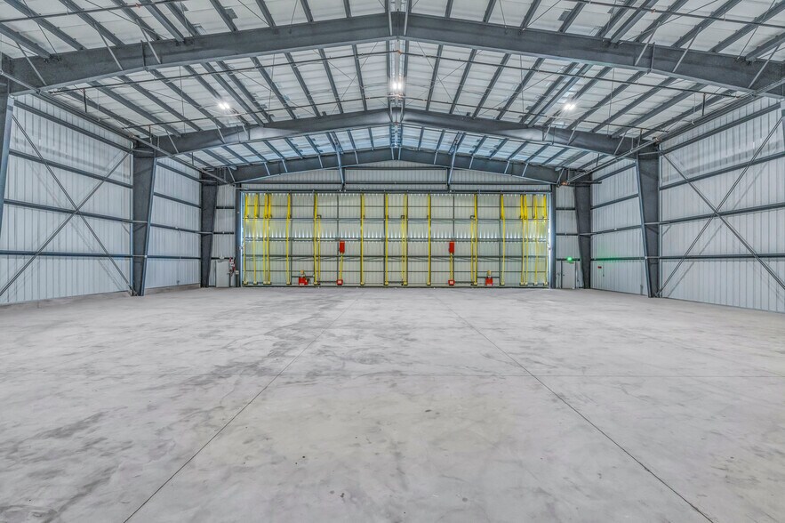 Primary Photo Of 1600 Airport Rd, Monterey Airplane Hangar For Sale