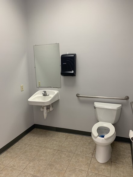 More Photos Of 11301 N US Hwy 301, Thonotosassa Medical For Lease