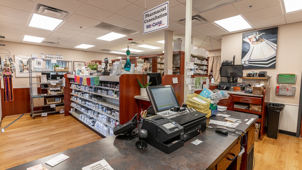 More Photos Of 3010 Bee Caves Rd, Rollingwood Medical For Lease