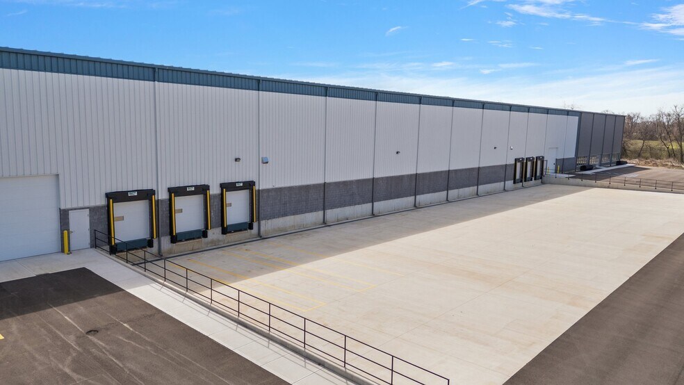 More Photos Of 301 Enterprise Dr, Laporte Warehouse For Lease