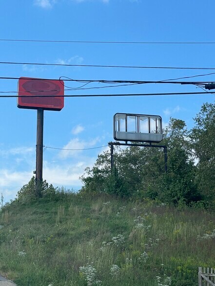 More Photos Of 126 Miller Ln, Waynesburg Hotel For Sale