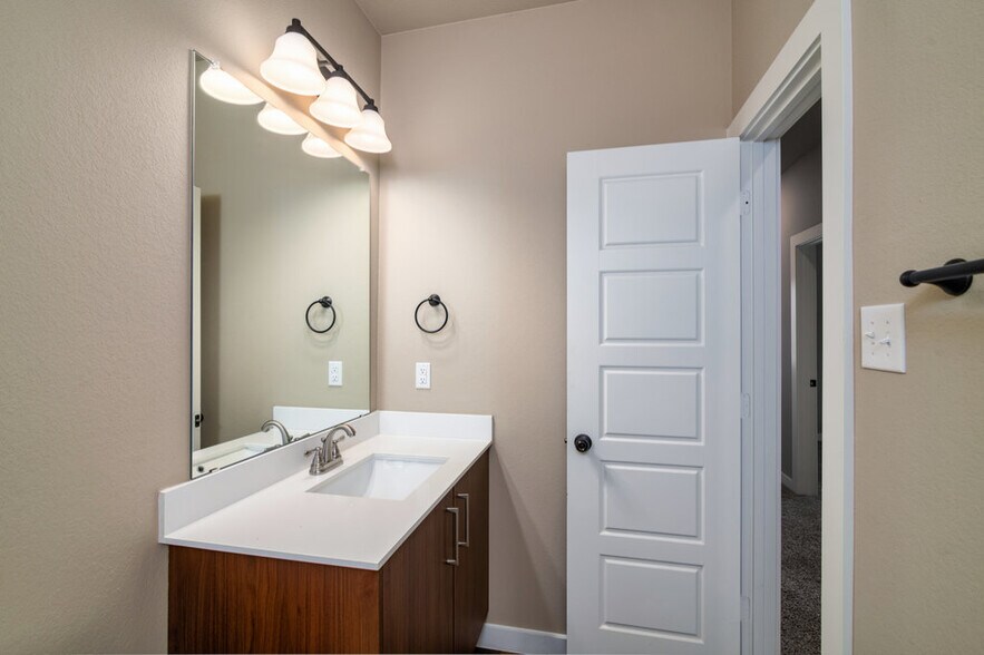 More Photos Of 632 Harvest Moon Dr, Venus Multifamily For Sale