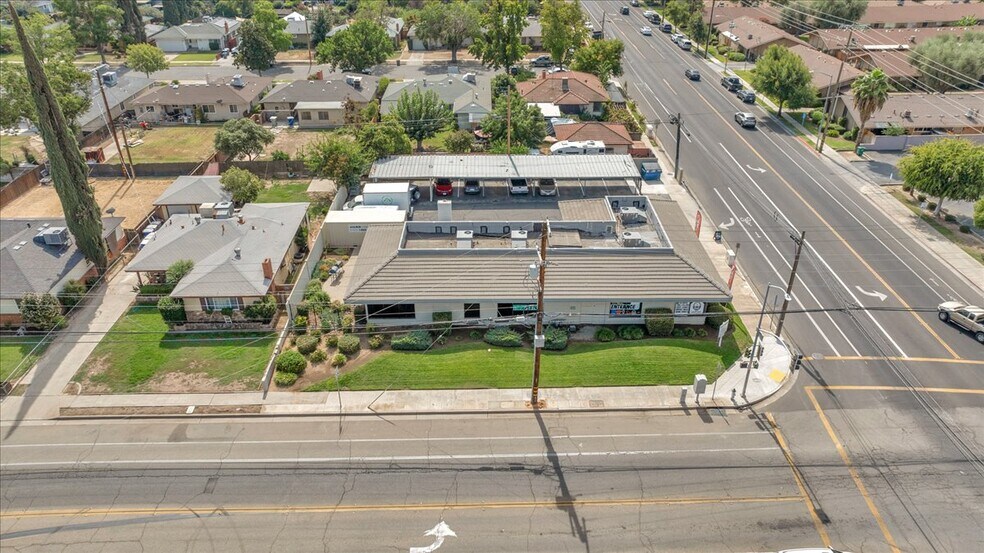 More Photos Of 445 W Dakota Ave, Fresno Office Residential For Sale