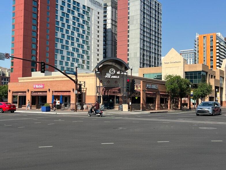 More Photos Of 4 E University Dr, Tempe Restaurant For Lease