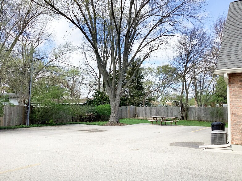 More Photos Of 618 Barron Blvd, Grayslake Medical For Sale