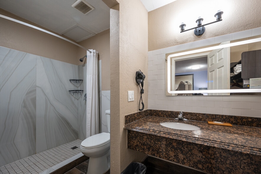 More Photos Of 11217 Ih 37, Corpus Christi Hotel For Sale