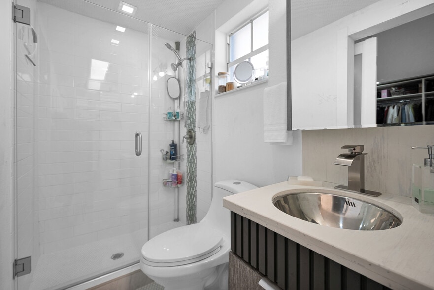 More Photos Of 3711 SW 27th Ter, Miami Specialty For Sale