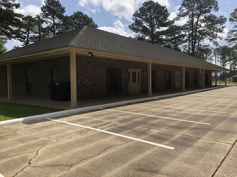 More Photos Of 9140 Newcastle Dr, Shreveport Office For Lease