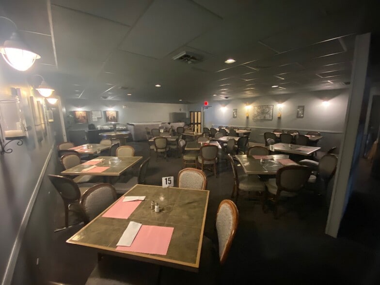 More Photos Of 4899 County Hwy EE, Appleton Restaurant For Sale