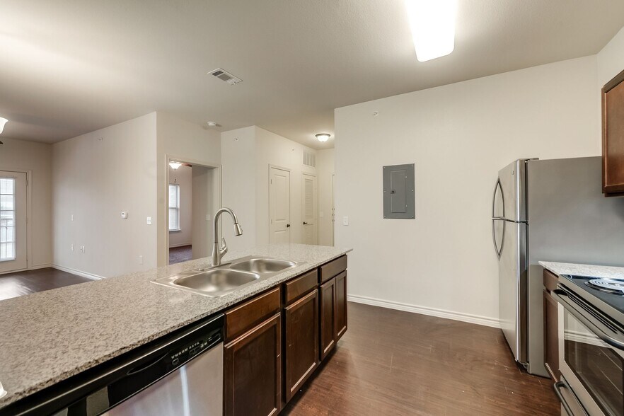 More Photos Of 2410 W Jack Finney Blvd, Greenville Apartments For Sale