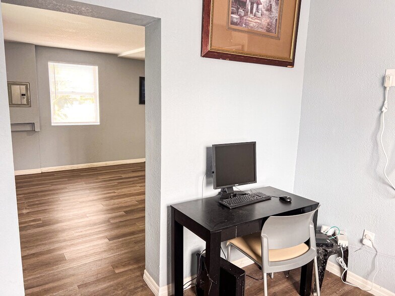 More Photos Of 1110 E Laura St, Plant City Funeral Home For Sale