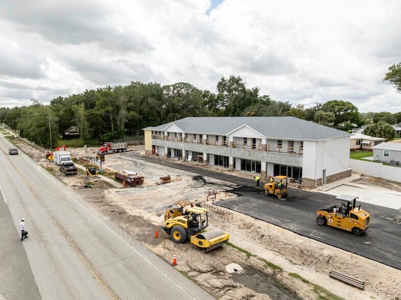 More Photos Of 1124 Teague Trail, Lady Lake General Retail For Lease