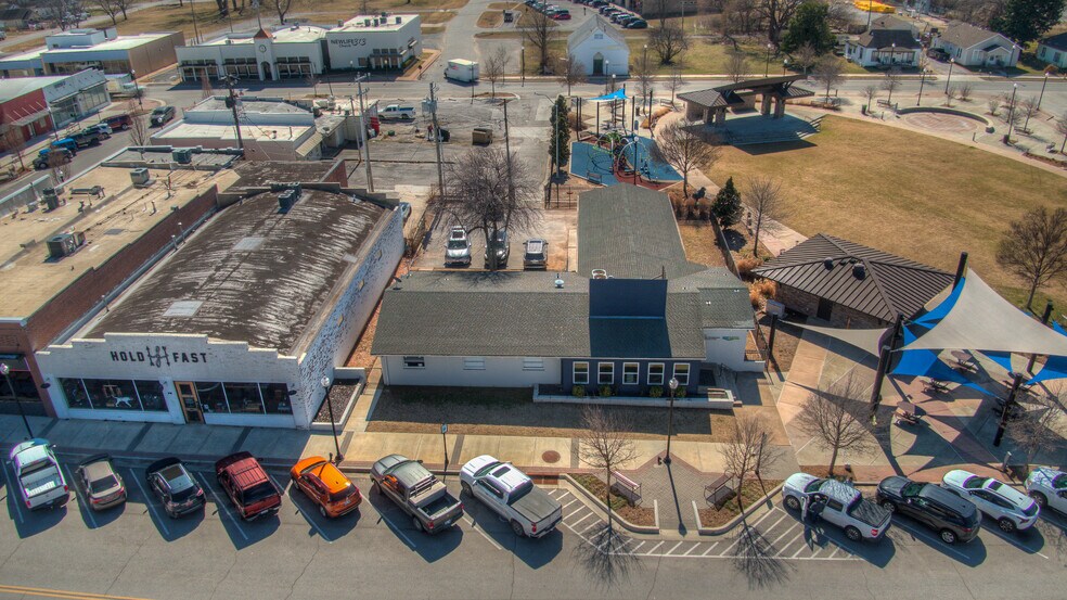 More Photos Of 12 W Dawes Ave, Bixby Office For Sale