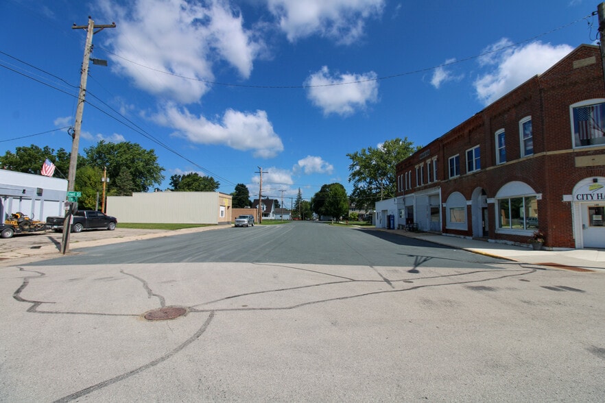More Photos Of 135 E Front St, Claremont Specialty For Sale