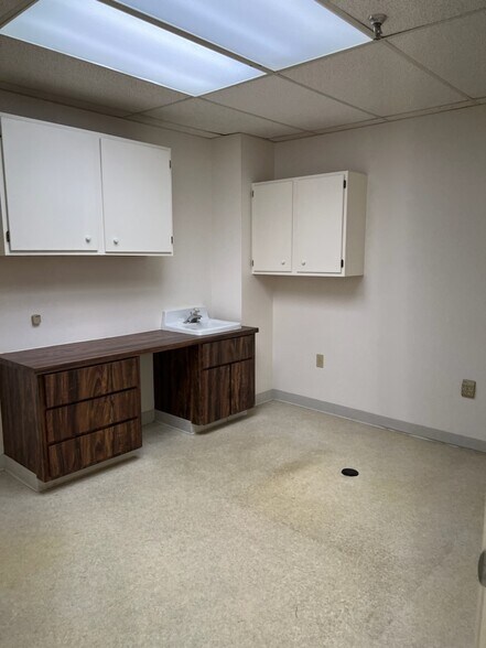 More Photos Of 2650 Bahia Vista St, Sarasota Medical For Sale