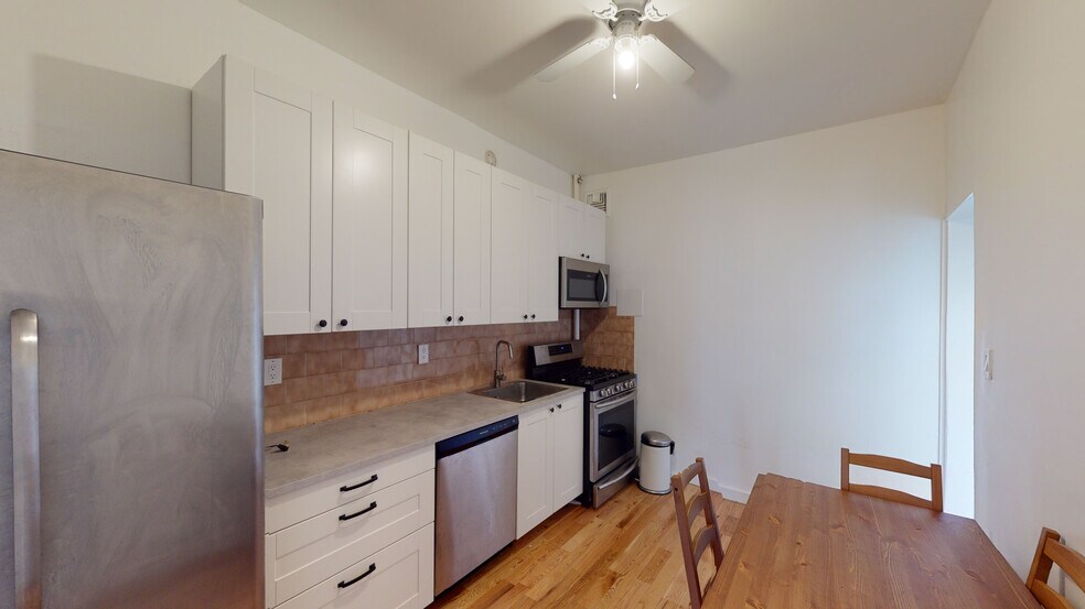 More Photos Of 46 Sutton St, Brooklyn Apartments For Sale