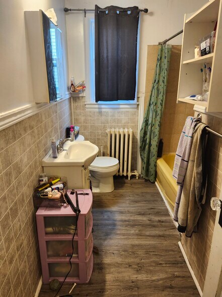 More Photos Of 1499 Main St E, Hamilton Storefront Retail Residential For Sale