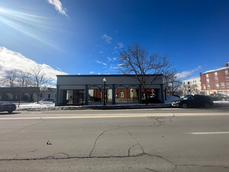 Primary Photo Of 21 Main St, Rochester Storefront Retail Residential For Lease